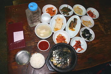 韓国料理の皿