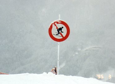 スキー禁止